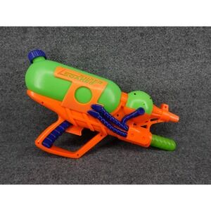 Larami Super Soaker Max-D 5000 Water Blaster Orange Green Blue Vintage 2002 Toy